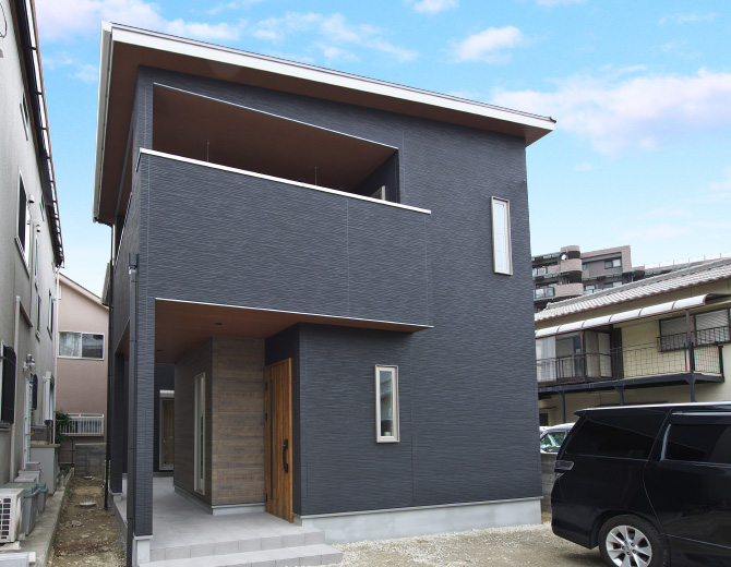 黒を基調としたスタイリッシュな外観