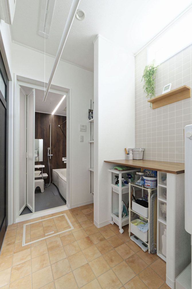 家事がはかどるユーティリティルーム。部屋干しにも対応