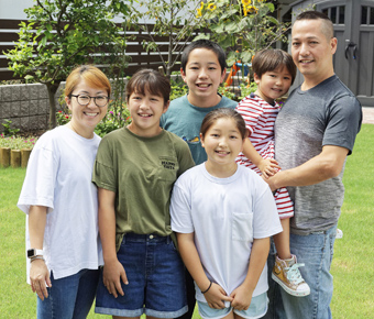 家族みんなが居心地の良い光あふれる邸