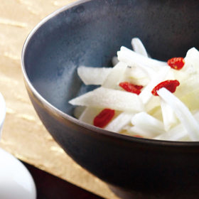 白菜となしとクコのあえもの