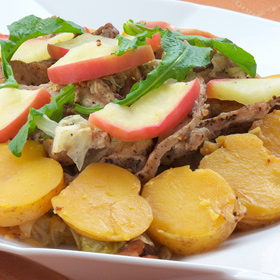 豚かたまり肉とリンゴのポットロースト