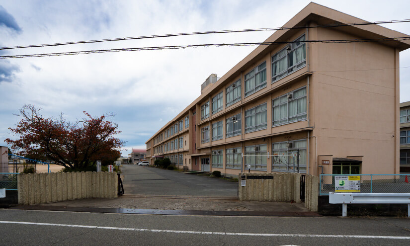 平岡南小学校