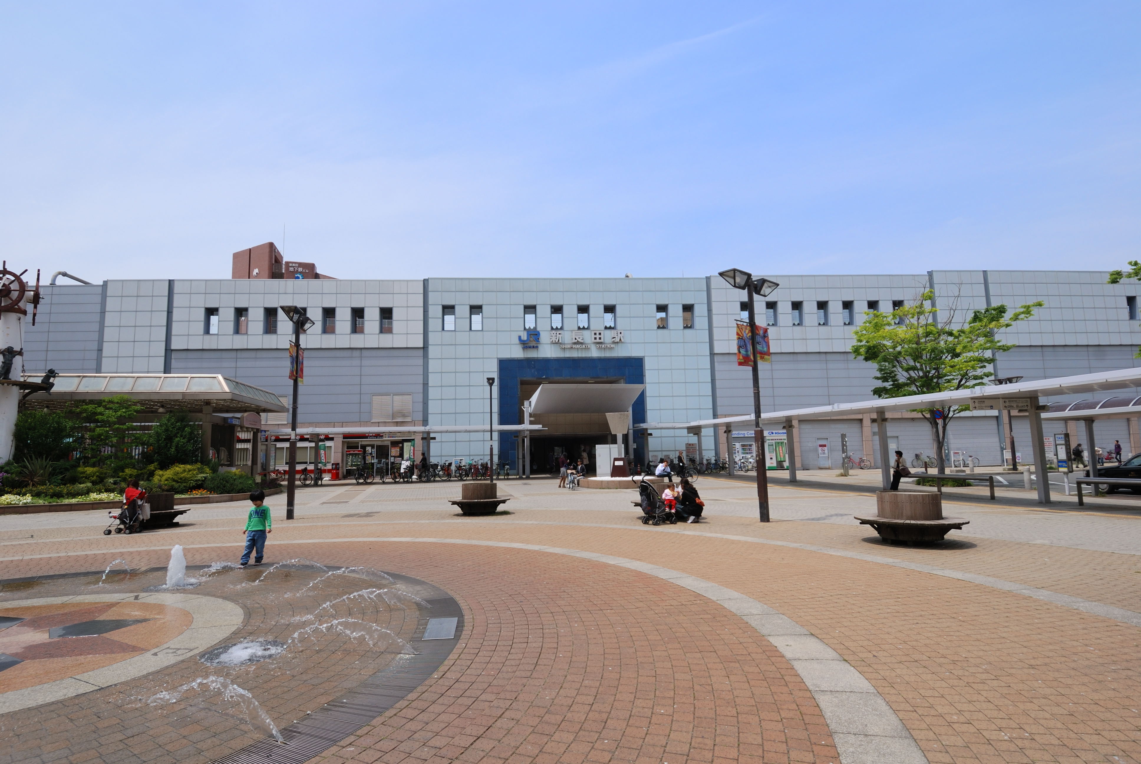 JR神戸線「新長田」駅（約515ｍ）