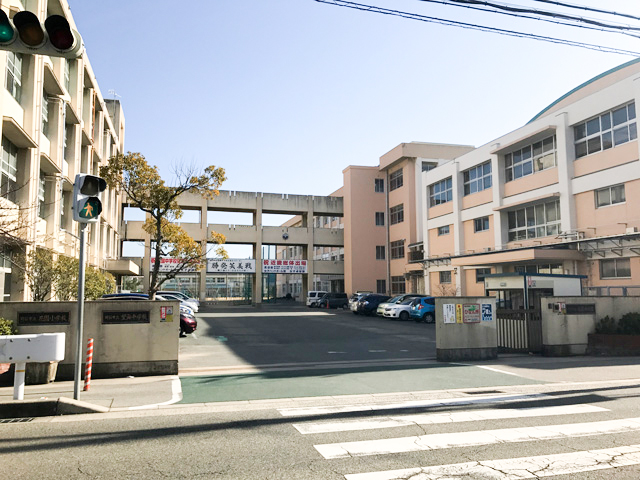 花園小学校　徒歩約19分
