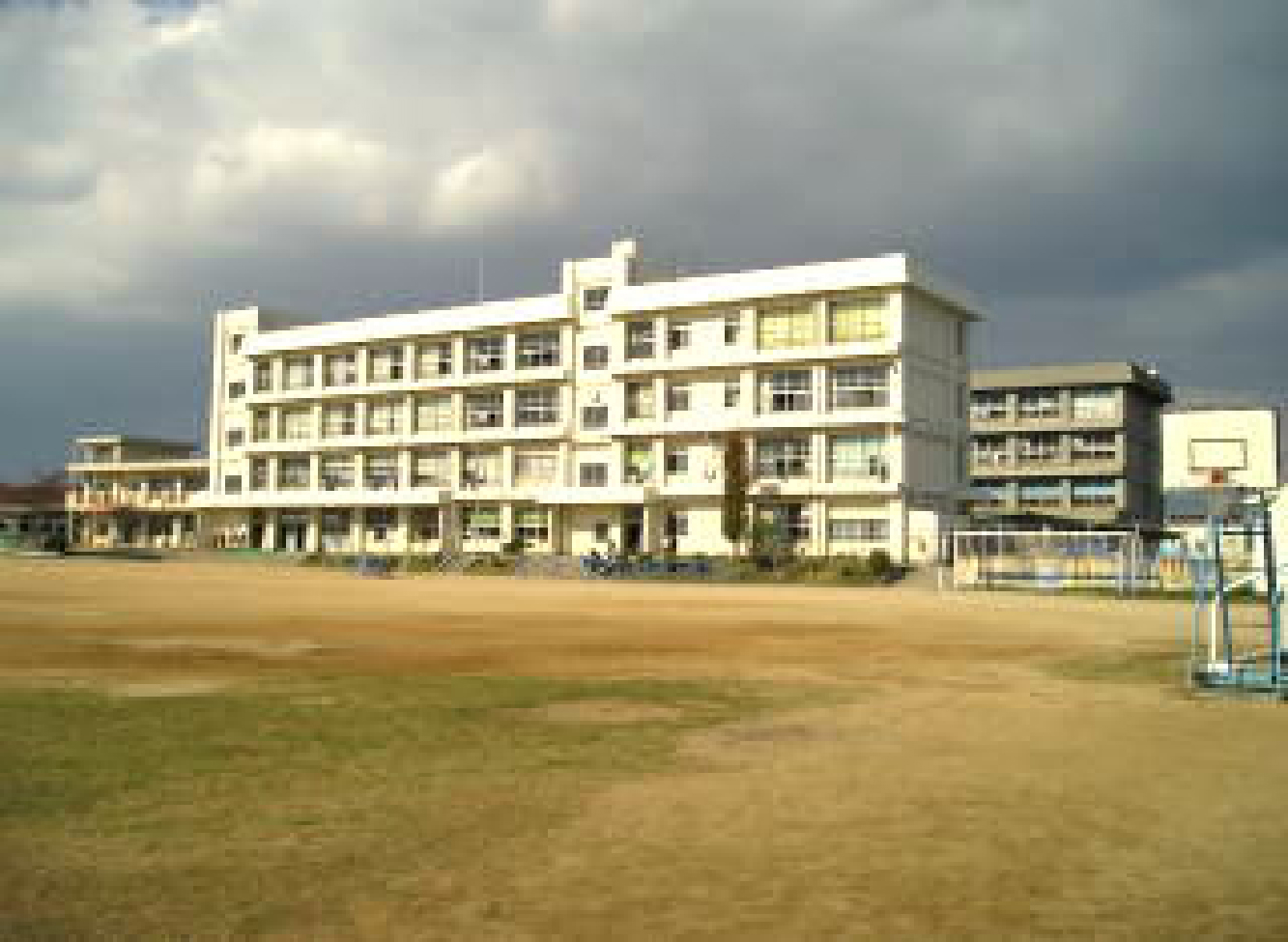 谷八木小学校　徒歩約12分