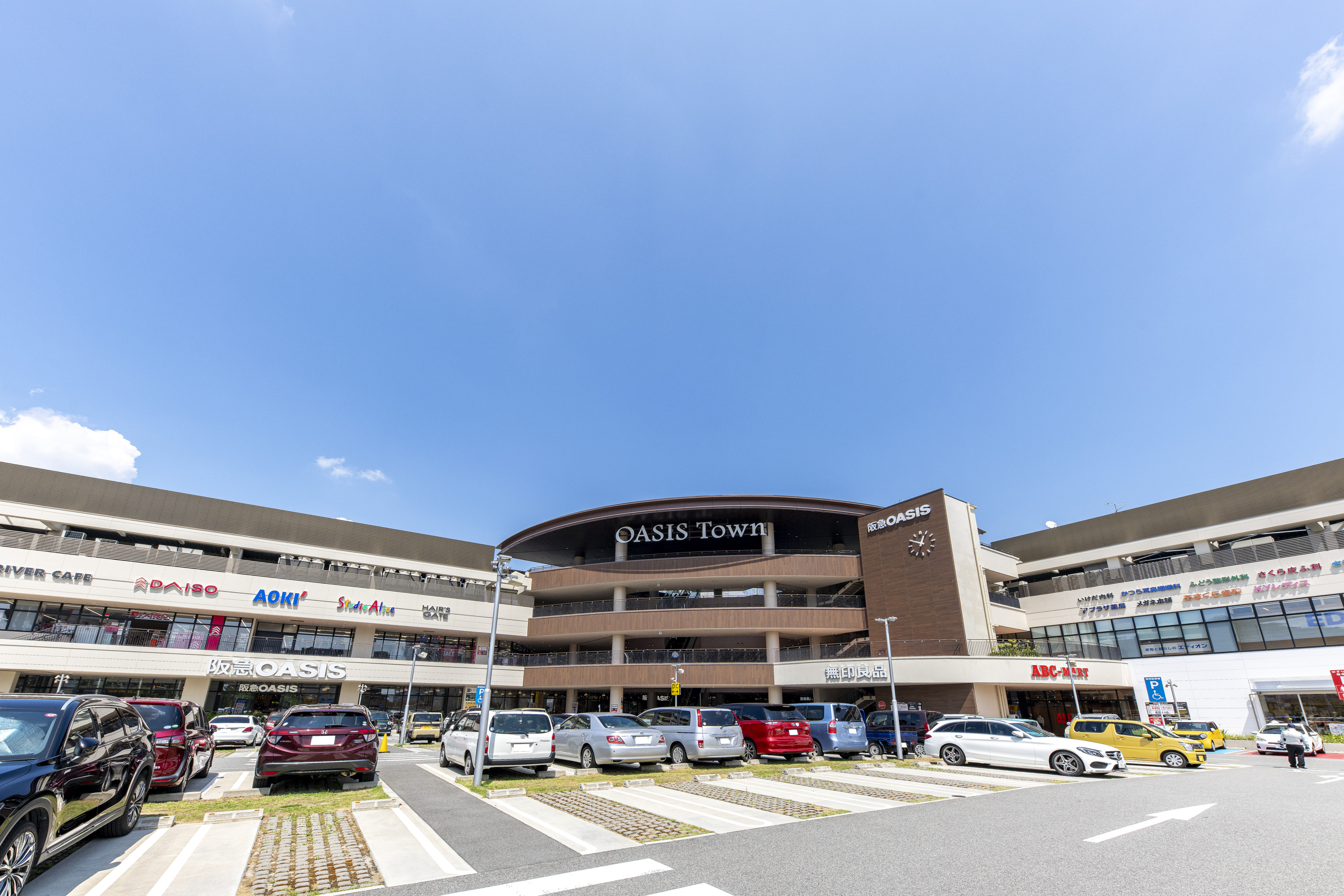 オアシスタウンキセラ川西（約800m）