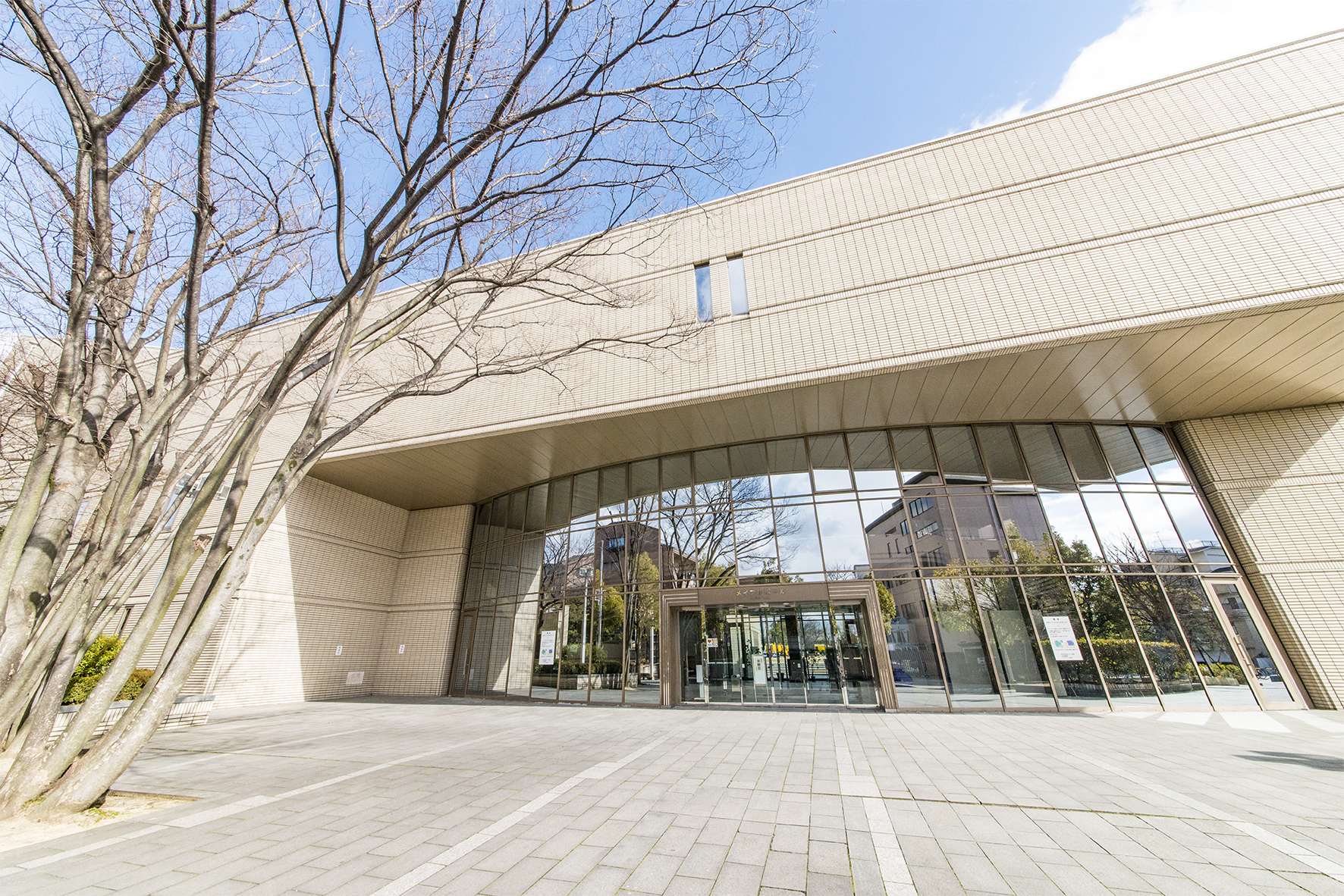 中央図書館（約190m）