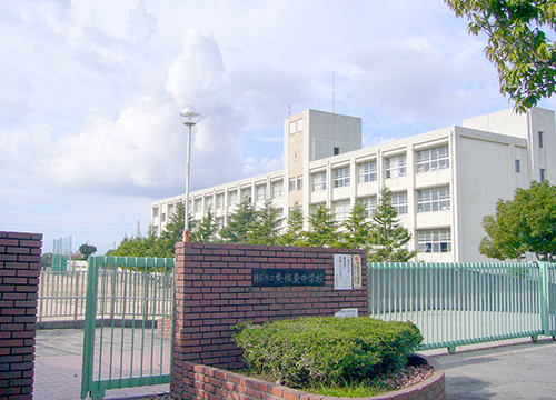 魚住東中学校　徒歩約22分