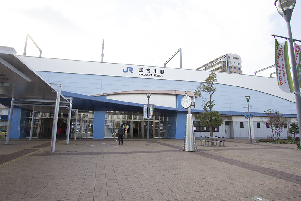 JR加古川駅・・・徒歩約27分(2000ｍ）、自転車約9分