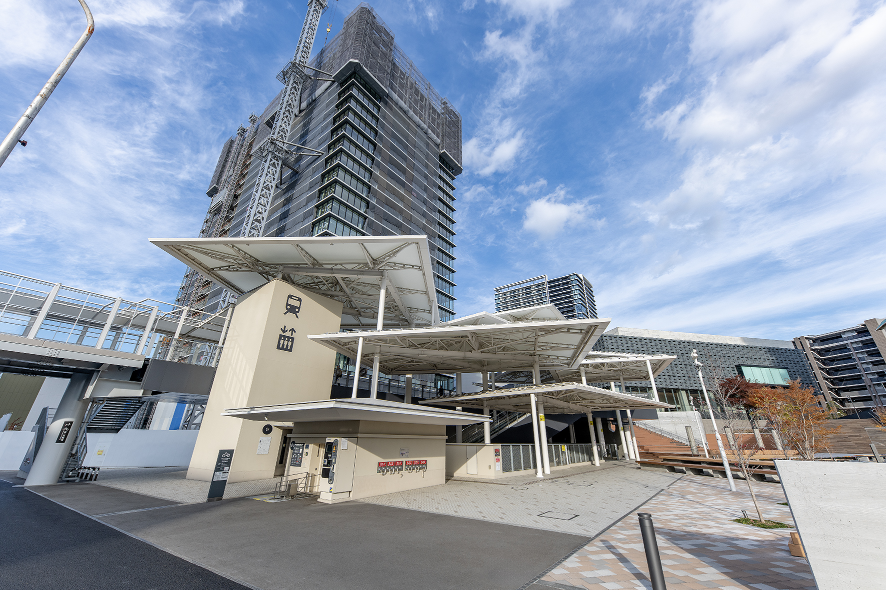 北大阪急行「箕面船場阪大前」駅（約330～400ｍ）
