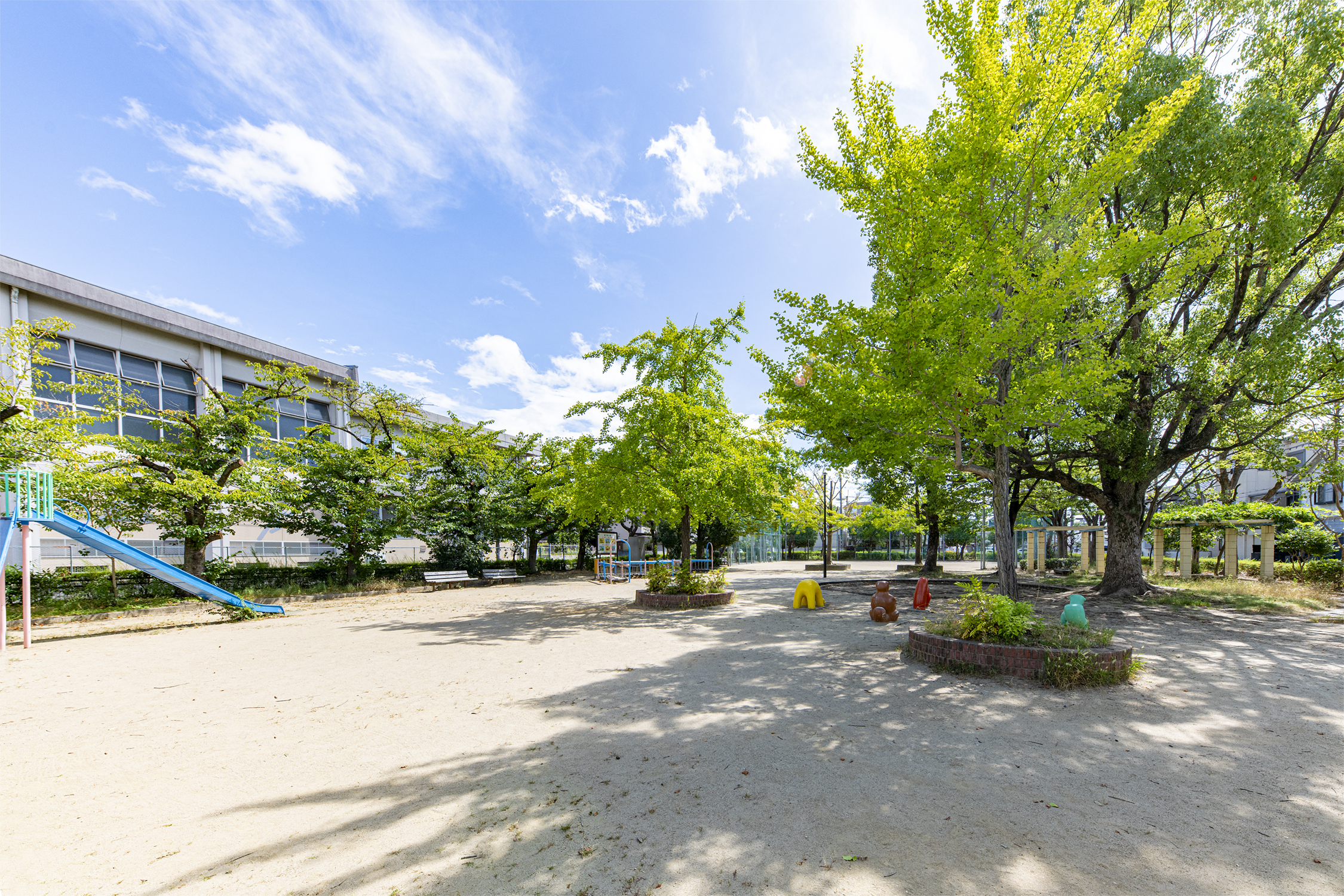 友行西公園（約20m）