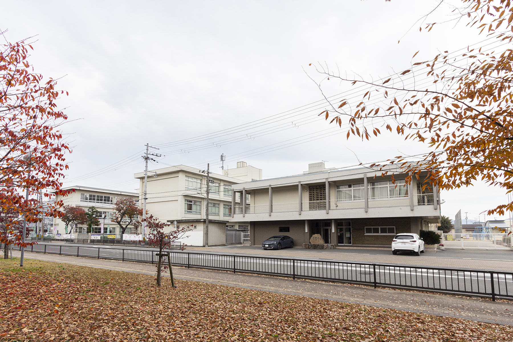 城陽小学校　徒歩約20分