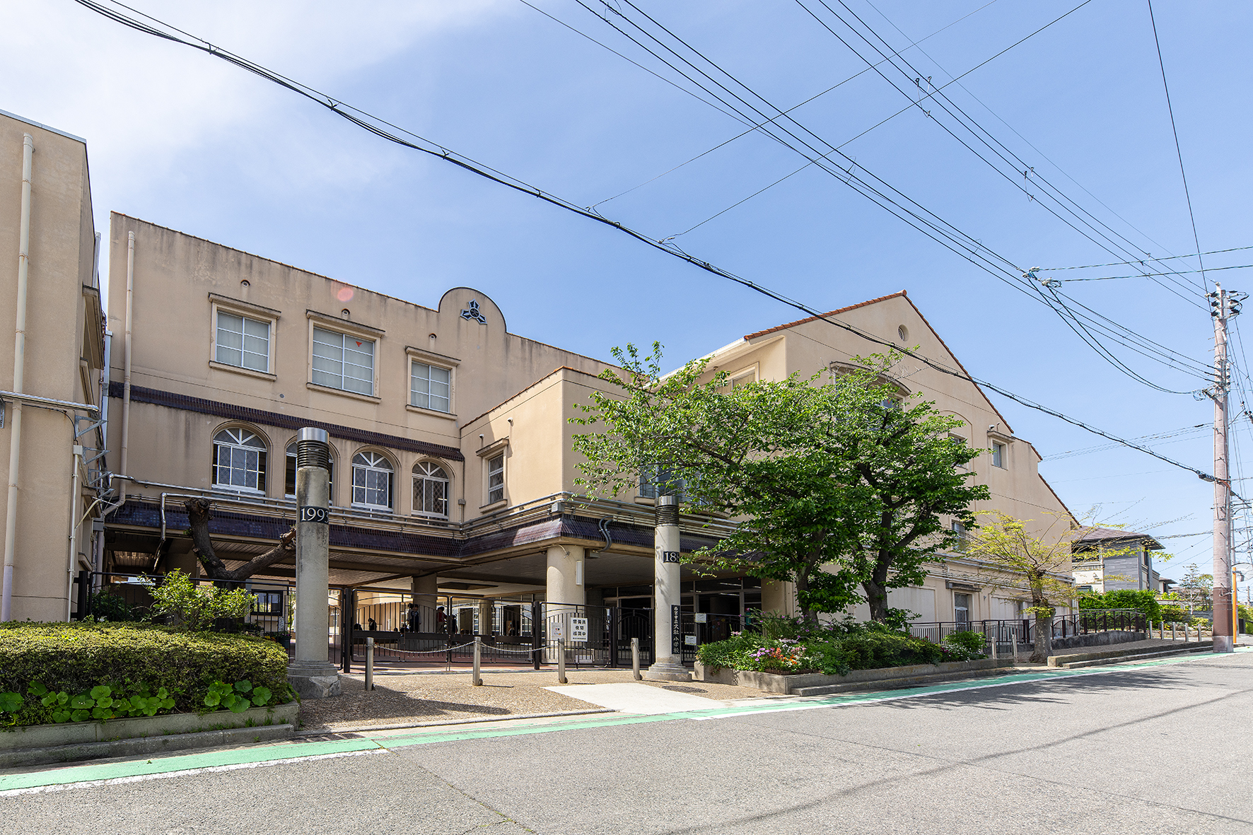 大社小学校（約140m）