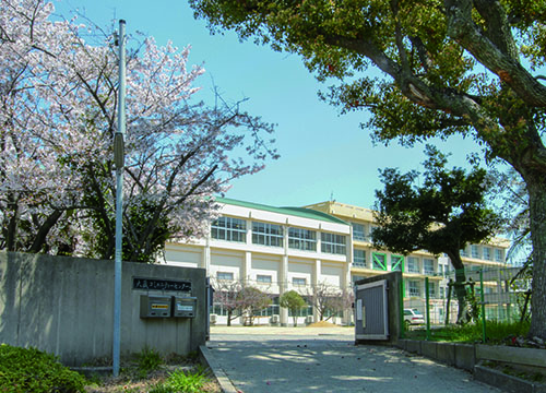 大蔵中学校　徒歩約6分