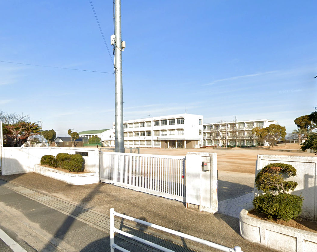 天満小学校　徒歩約2分