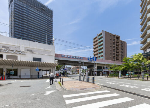 阪急今津線「宝塚南口」駅（約600～630m）