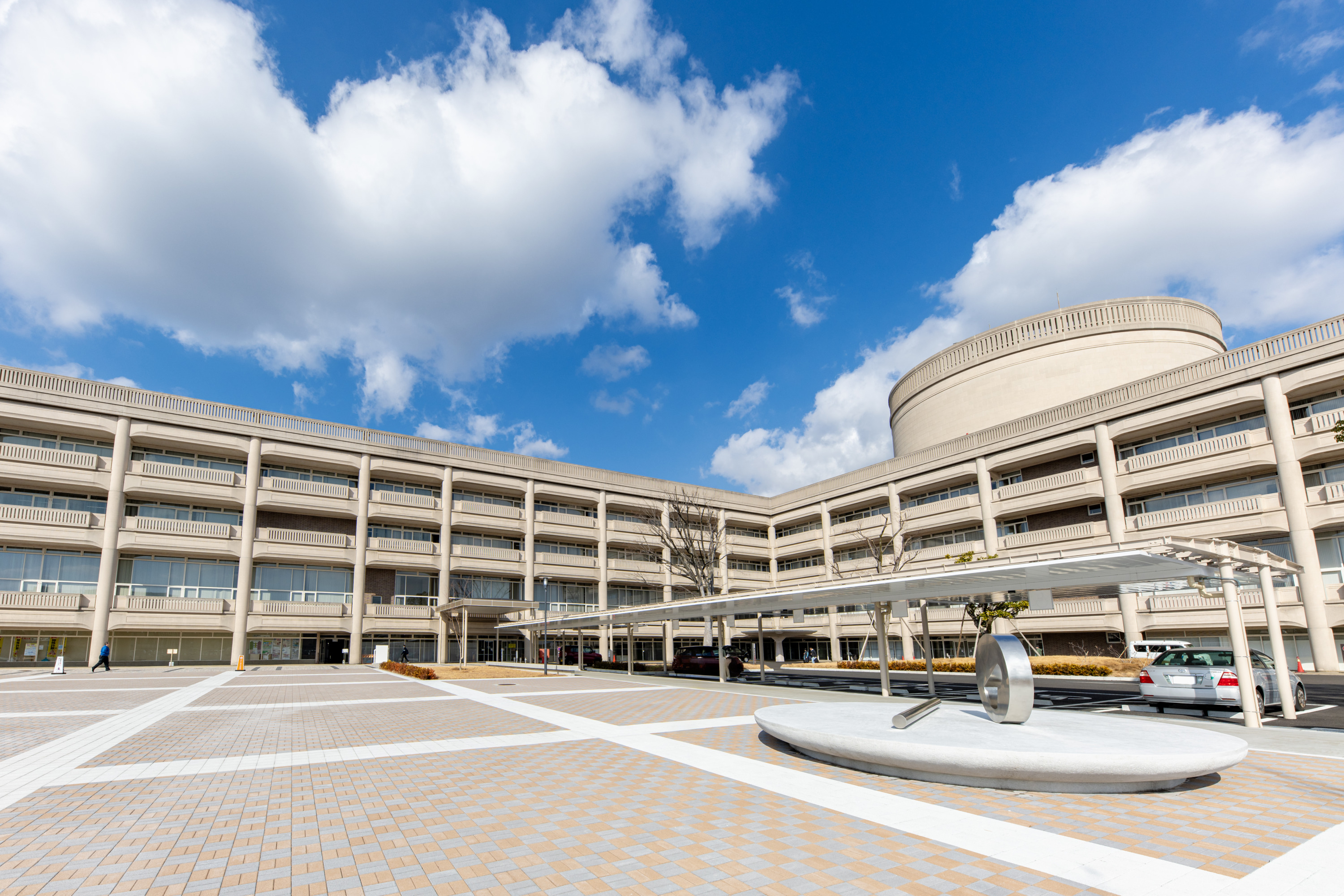 宝塚市役所（約1200m）