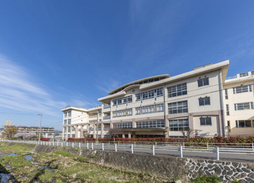 宝塚第一小学校（約850m）
