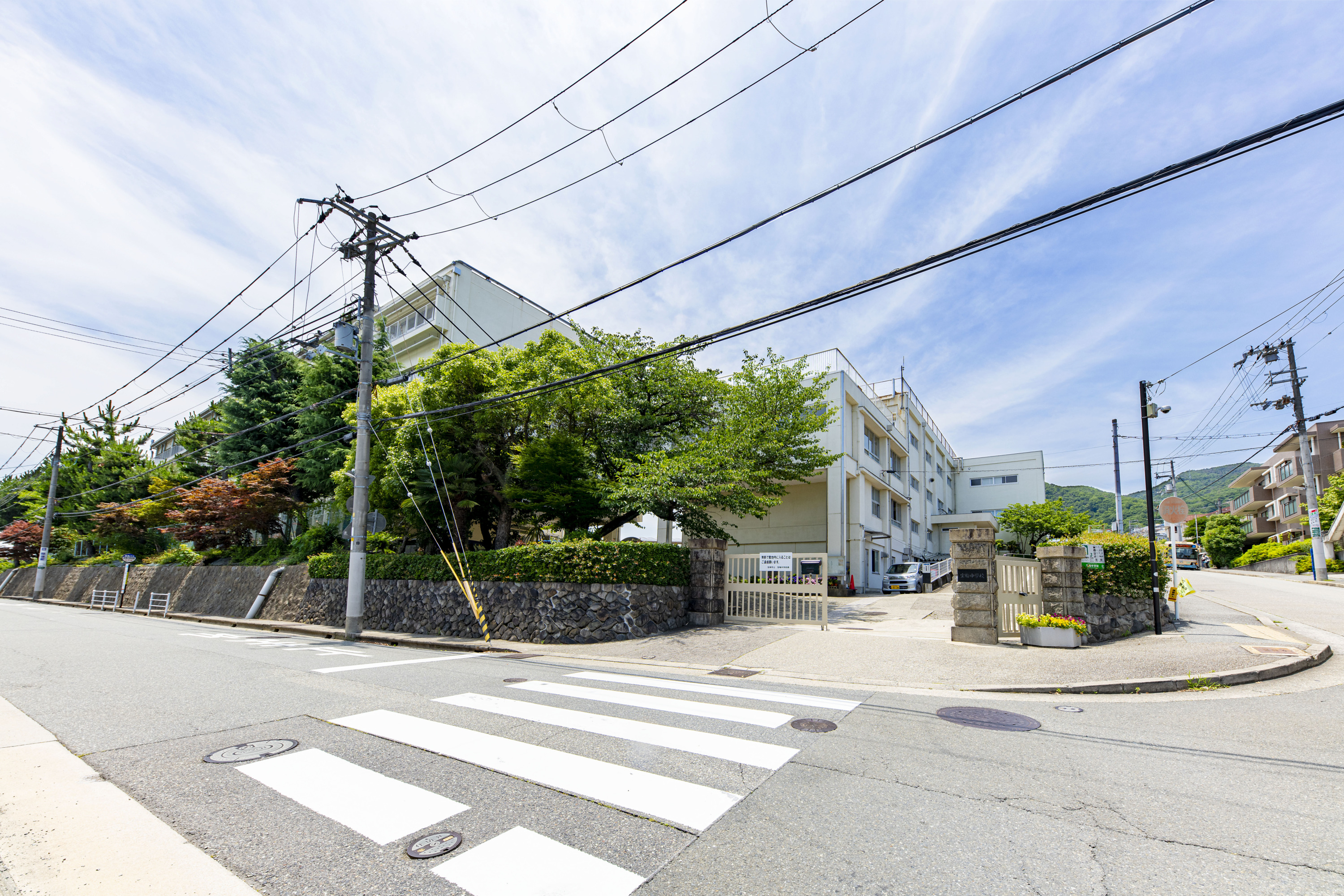 宝梅中学校（1700m）