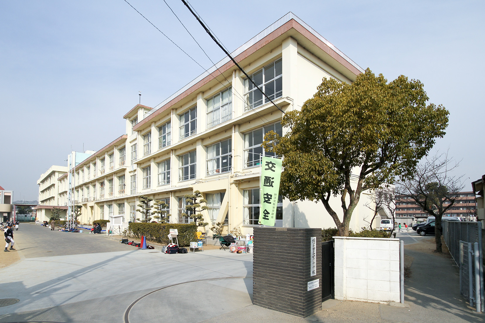 山手小学校　徒歩約9分