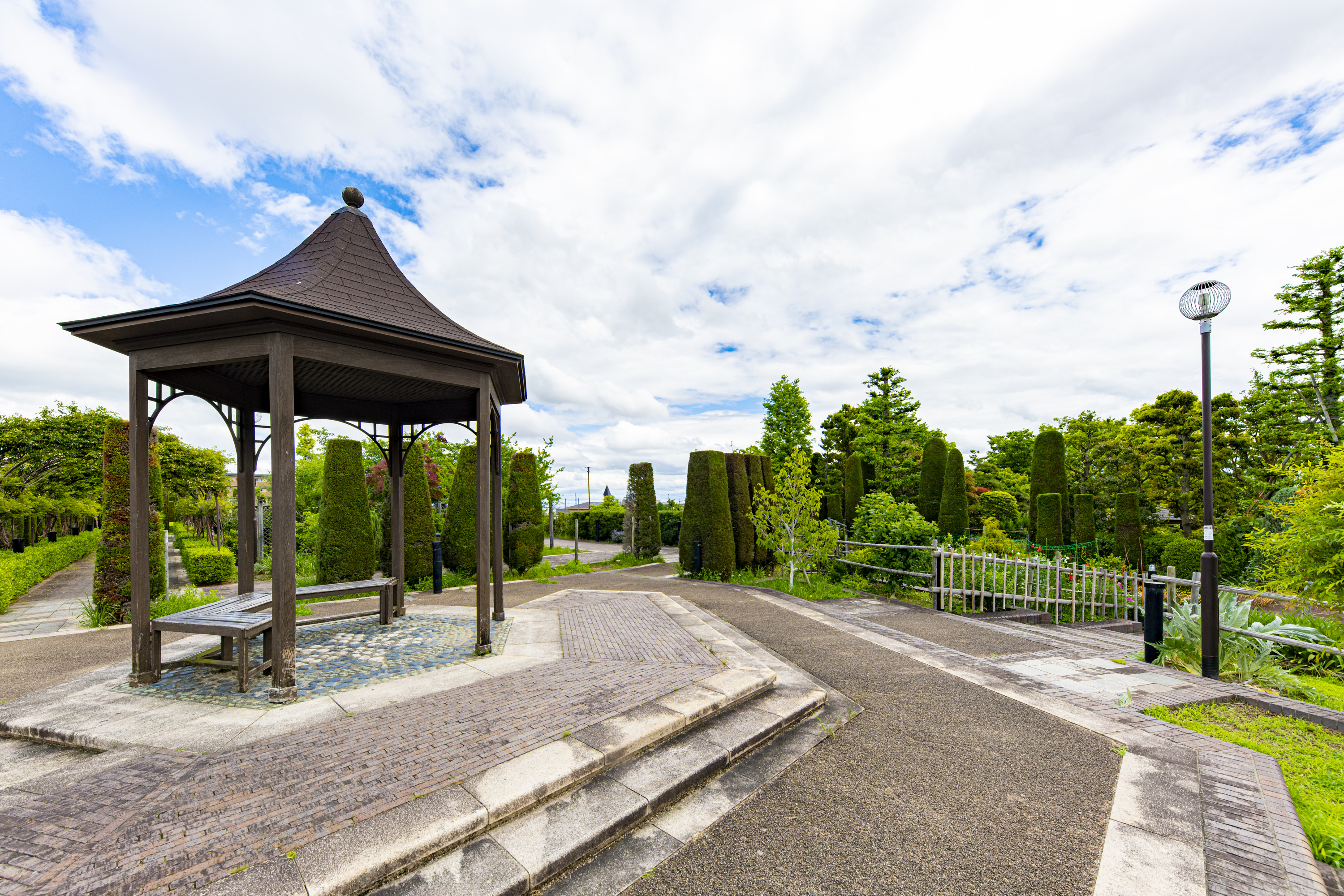 山本新池公園（約1800m）