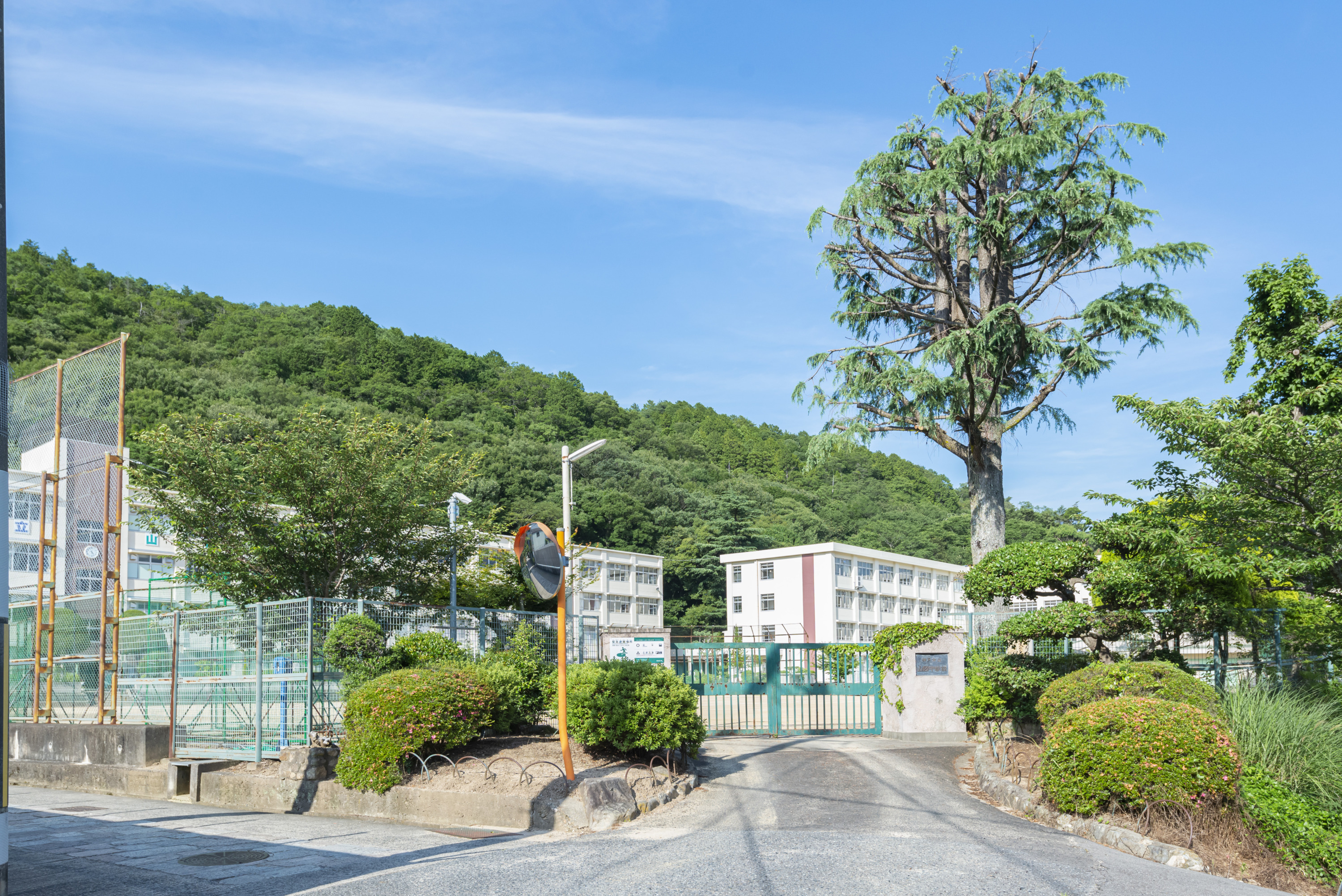山田中学校（約1100ｍ）