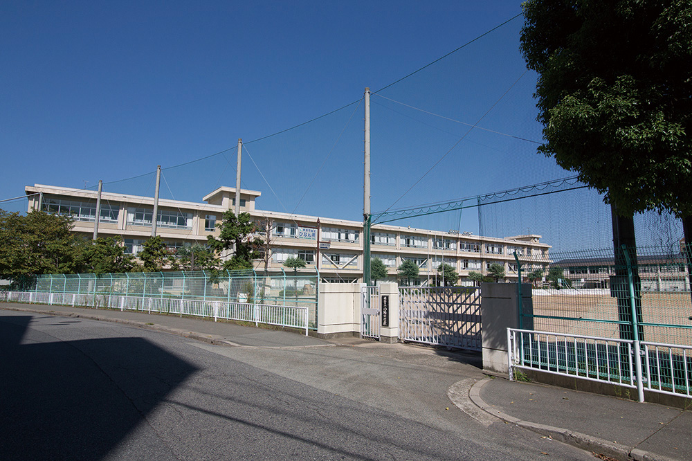 山陽中学校　徒歩約10分