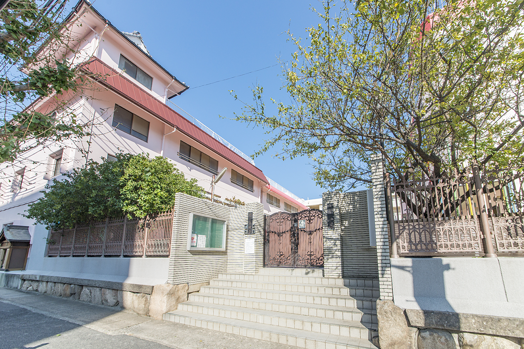 岡本親愛幼稚園（約600m）