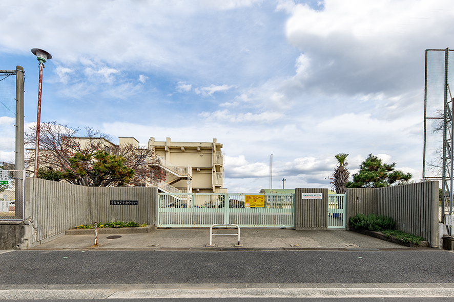 安倉中学校（約1170m）