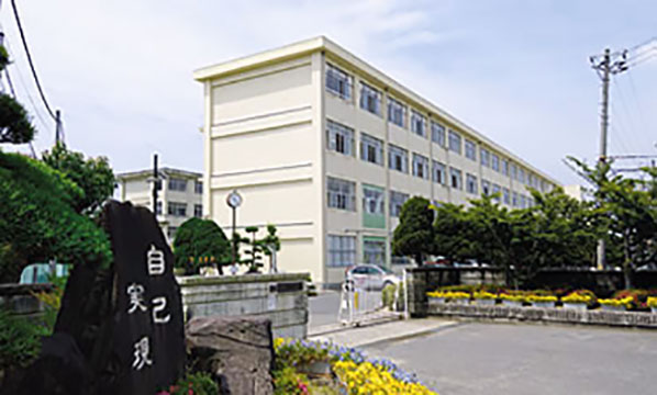 平岡中学校