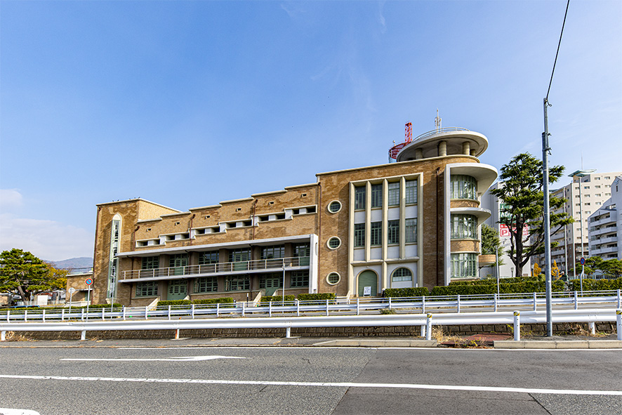御影公会堂（約400m）