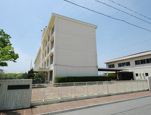 播磨南小学校　徒歩約10分