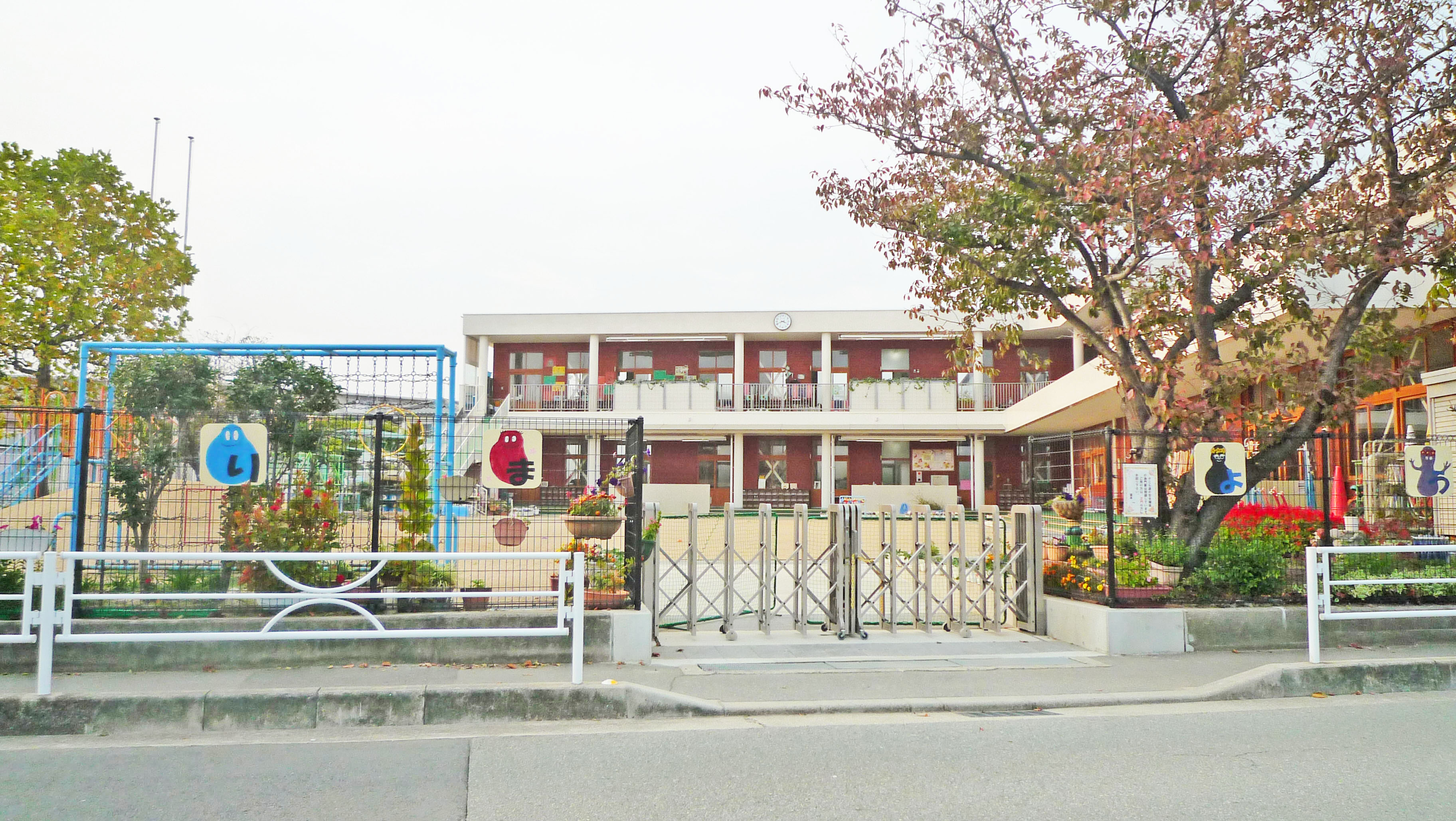 蓮池幼稚園　徒歩約2分