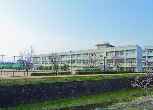 蓮池小学校　徒歩約6分