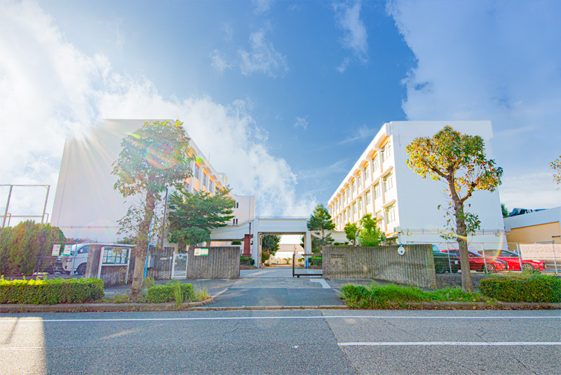 春日台小学校（約350ｍ）