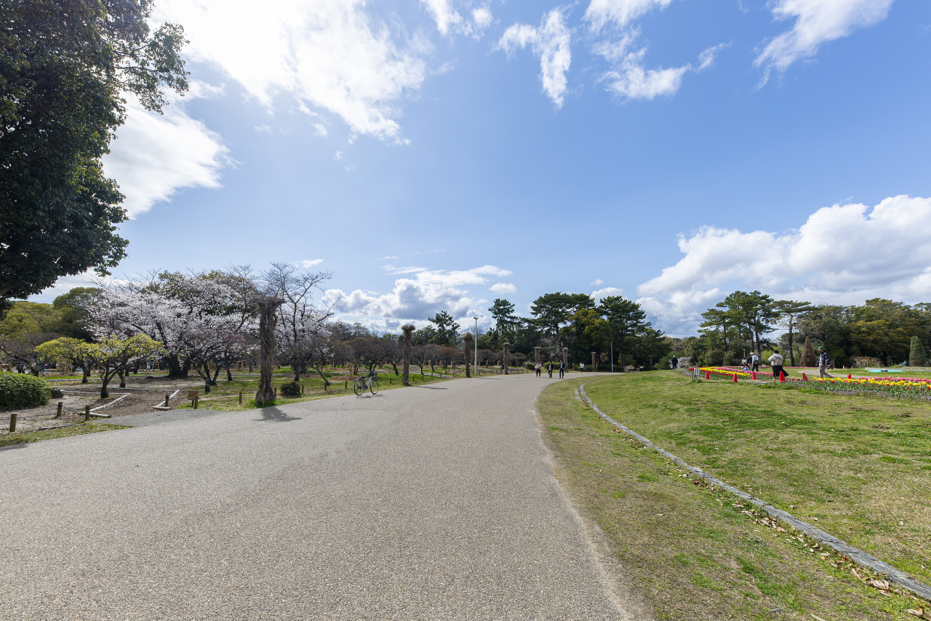 服部緑地公園（約660ｍ）