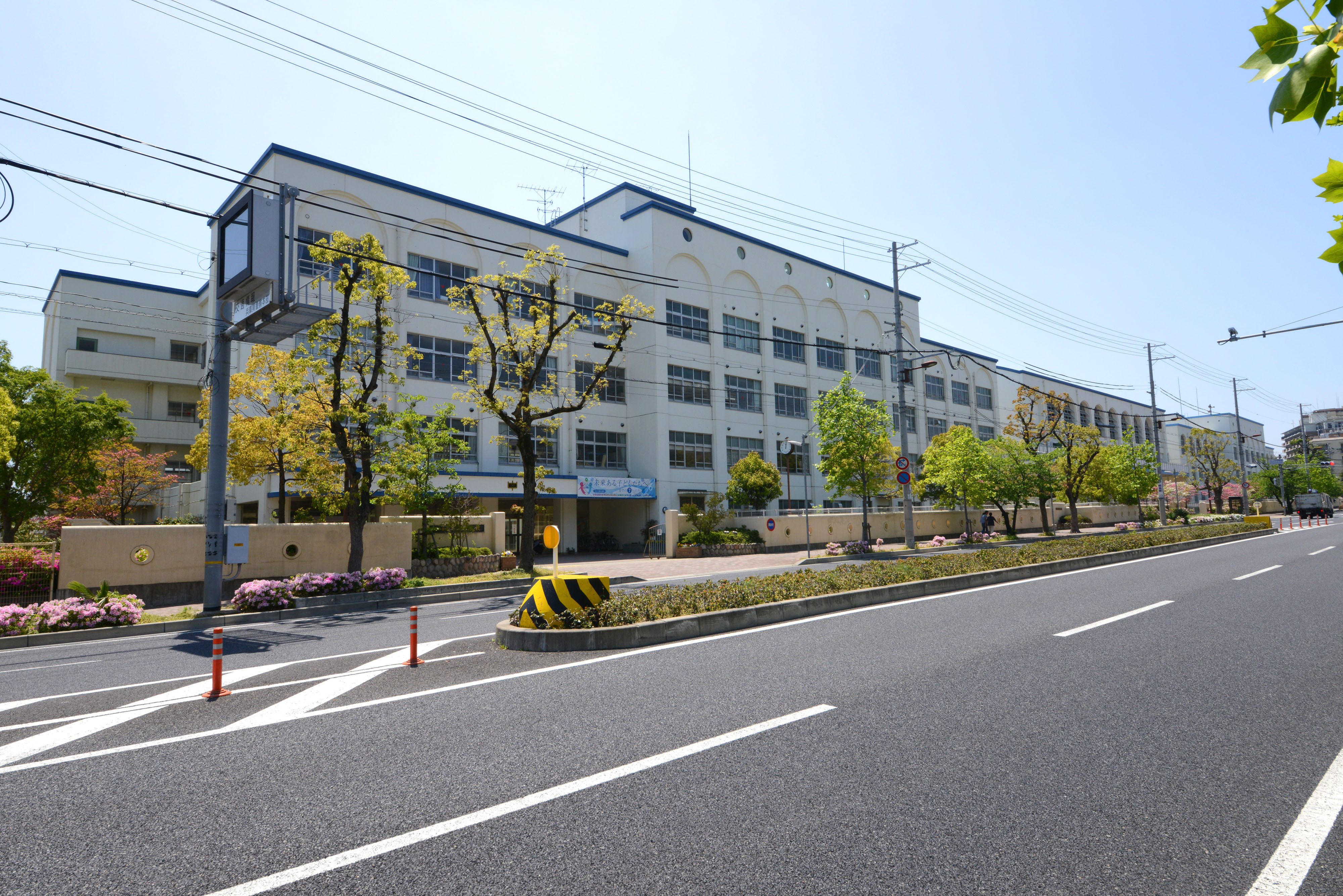 本山中学校