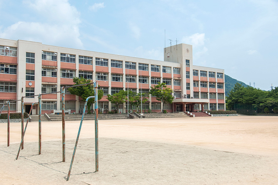 横尾中学校（約1400ｍ）