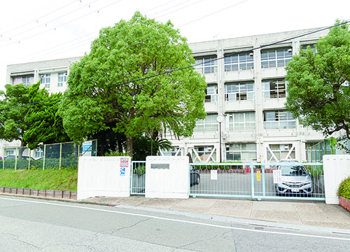 江井島中学校　徒歩やう2分
