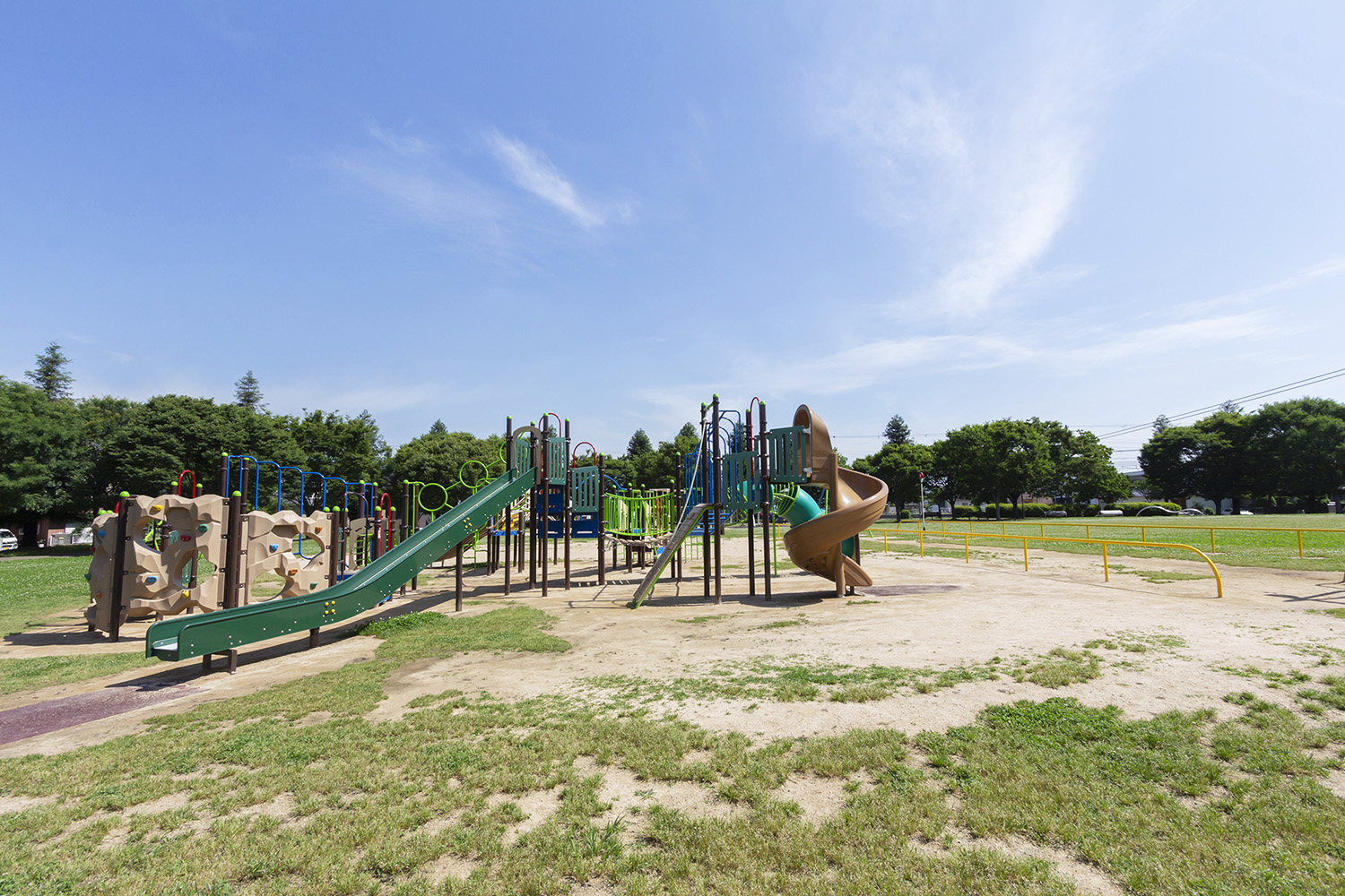 津田公園／徒歩約10分