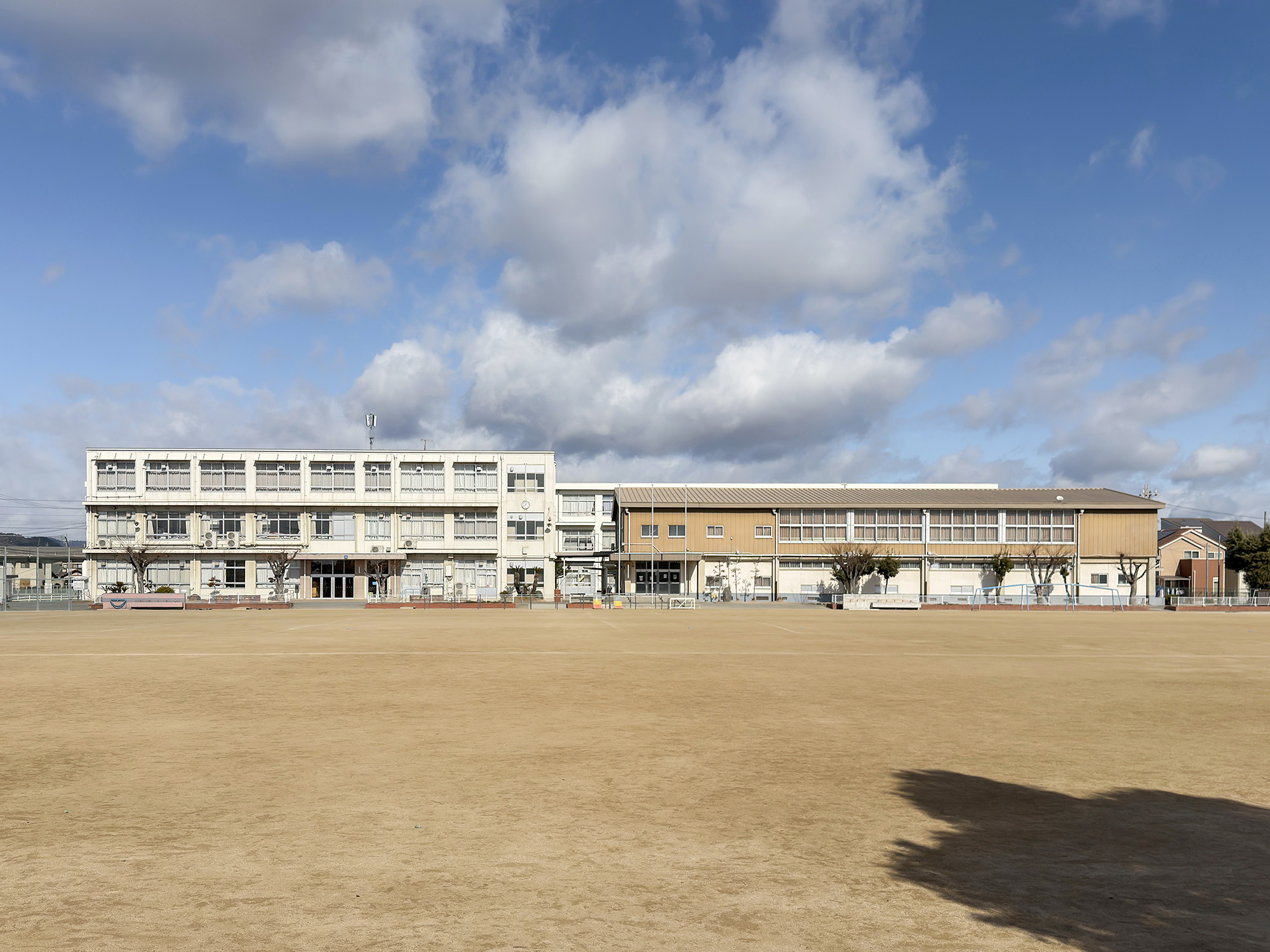 津田小学校／徒歩約2分