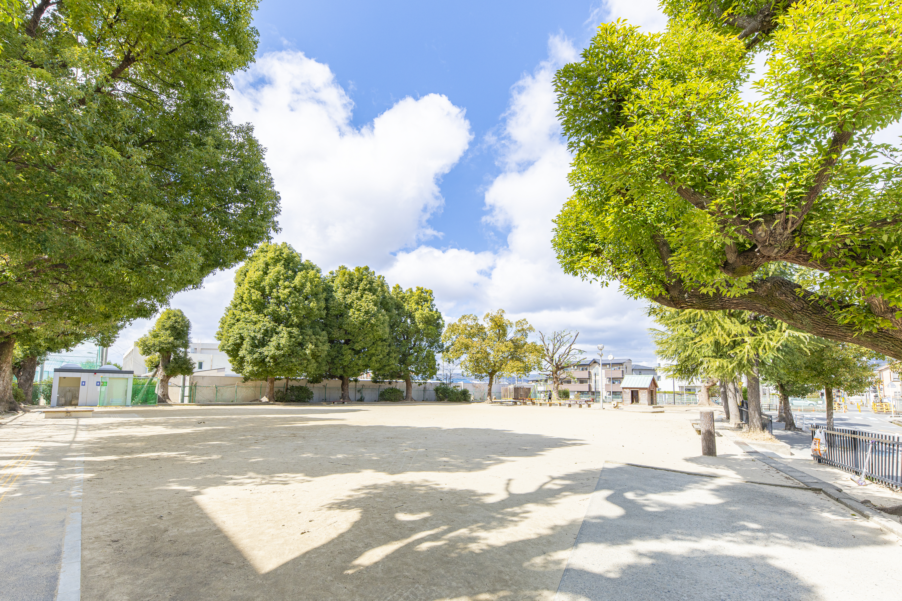 瀬川中公園（約450m）