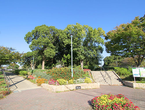 王塚公園　徒歩約7分