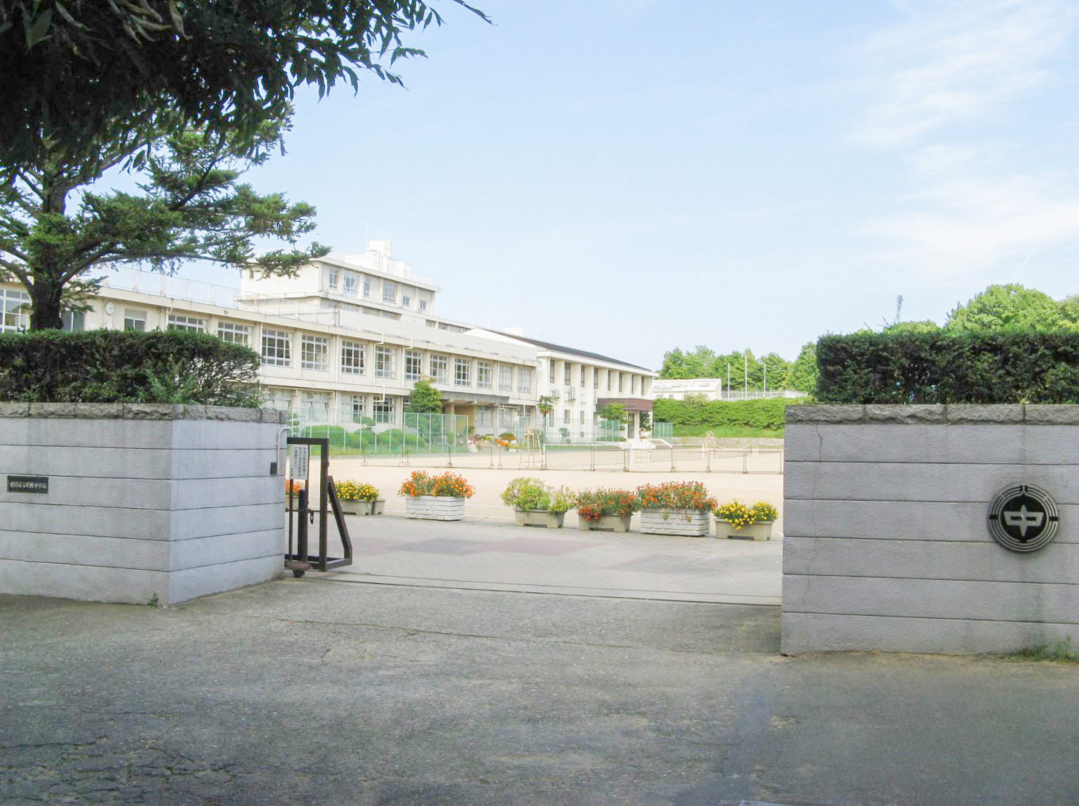 琴陵中学校