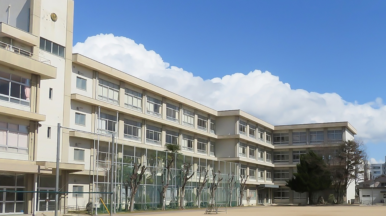 船場小学校／徒歩約6分(450ｍ)