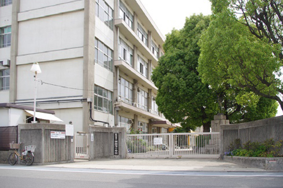 飾磨西中学校／徒歩約27分(2100ｍ)