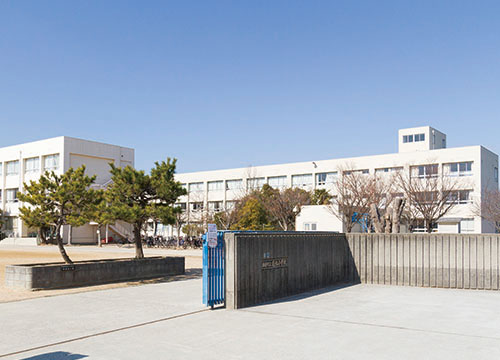 蓮池小学校　徒歩約6分