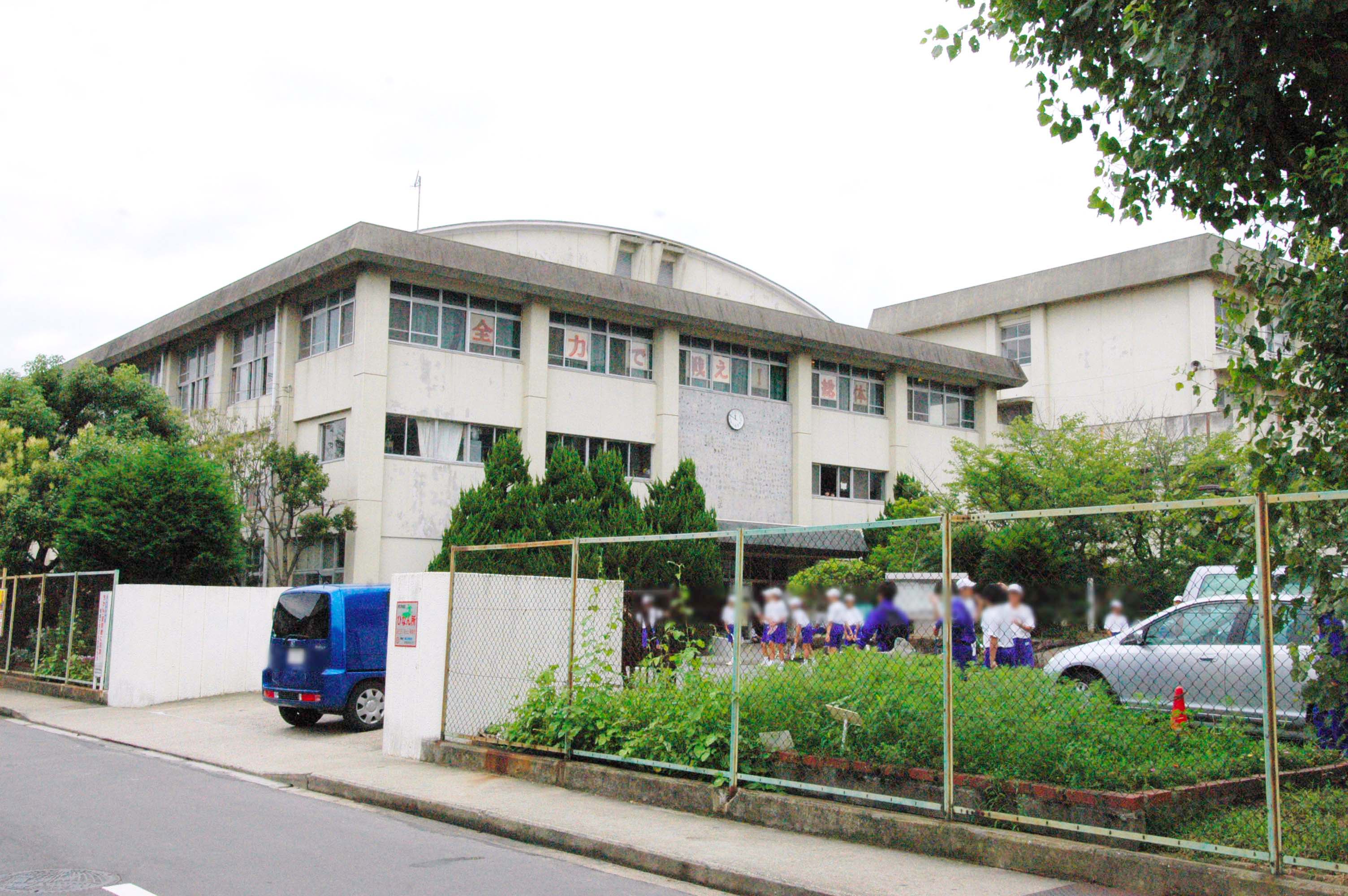 野々池中学校　徒歩約19分