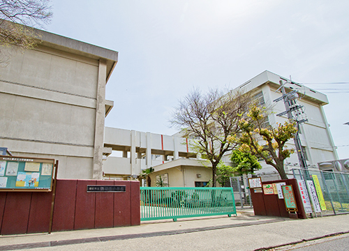 錦が丘小学校　徒歩約8～9分